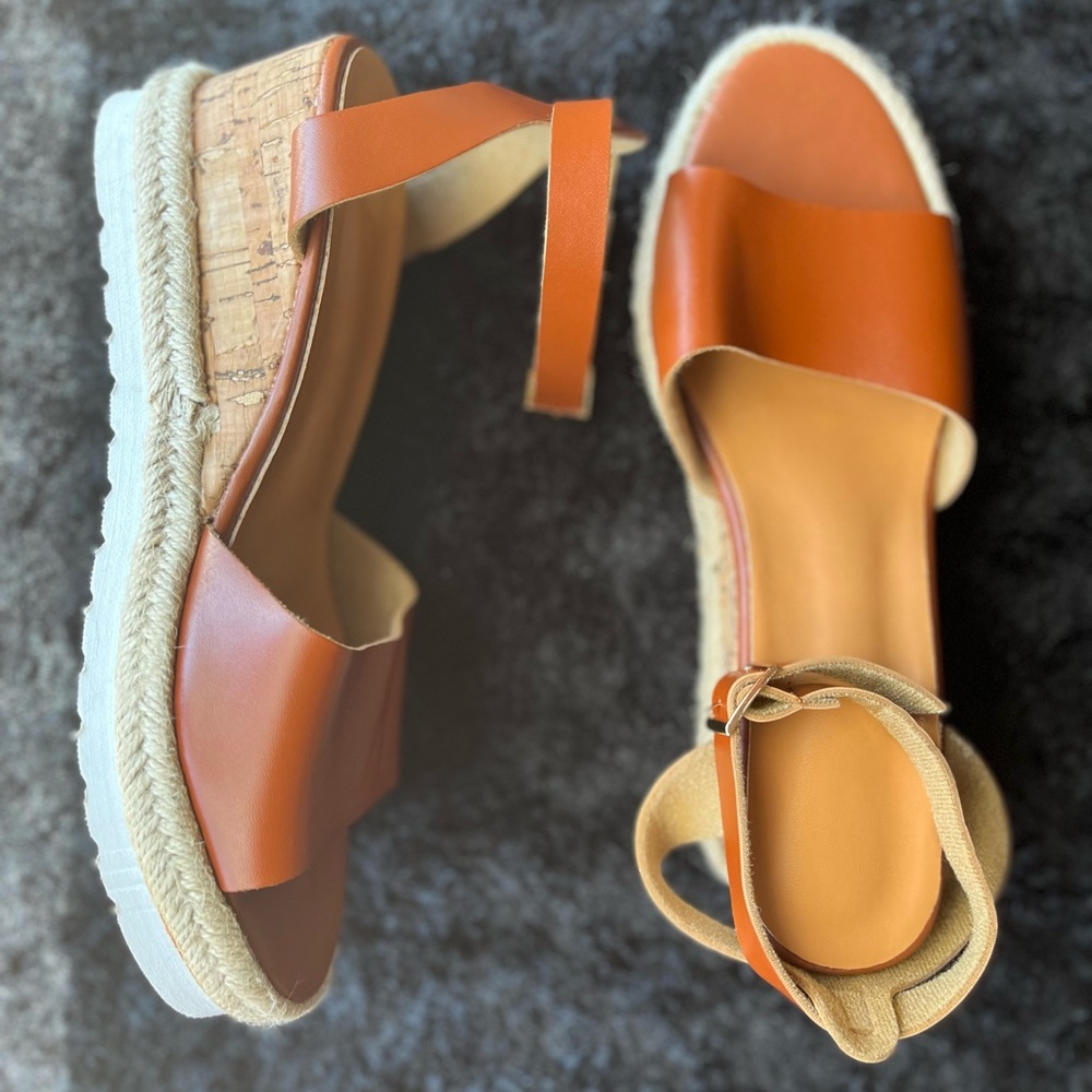 Buckled Ankle Open Toe 3 Inch Platform Sandal